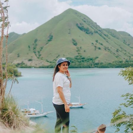 Komodoku One Love Homestay And Tour Labuan Bajo Eksteriør bilde