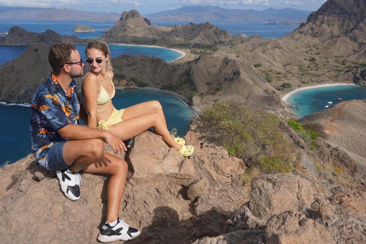 Komodoku One Love Homestay And Tour Labuan Bajo Eksteriør bilde
