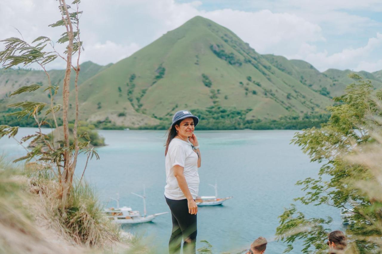 Komodoku One Love Homestay And Tour Labuan Bajo Eksteriør bilde