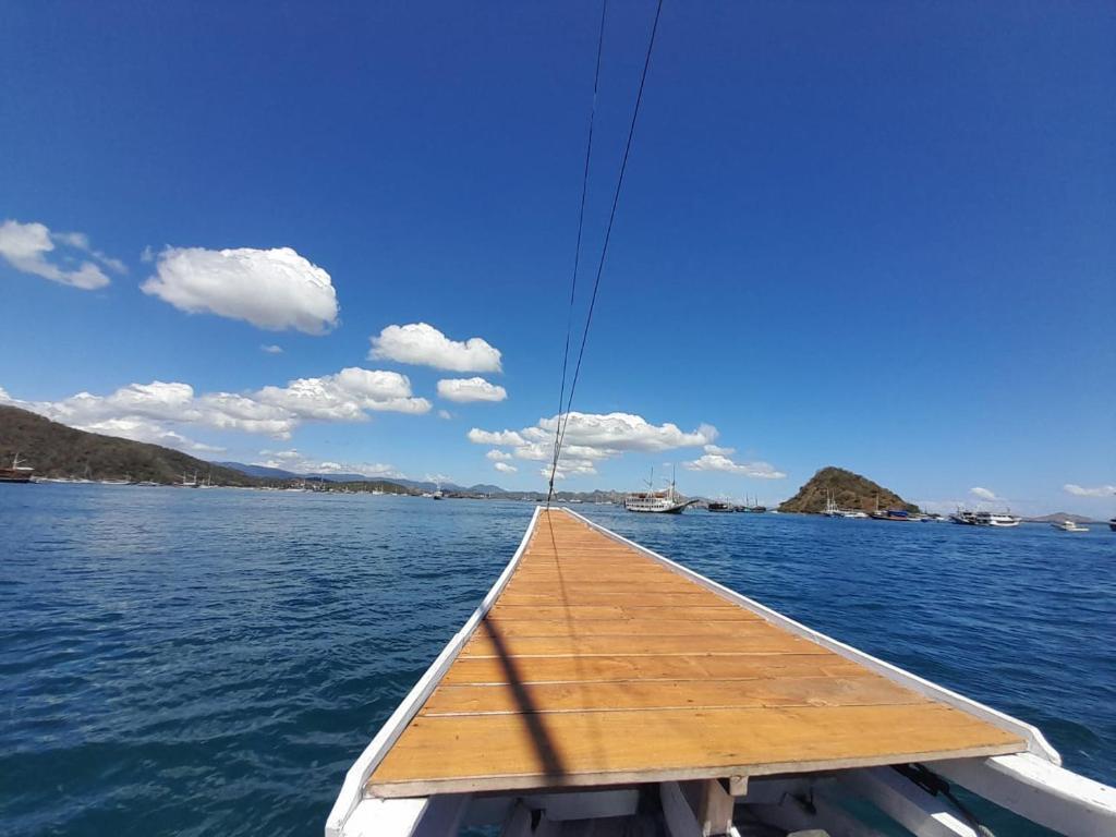 Komodoku One Love Homestay And Tour Labuan Bajo Eksteriør bilde