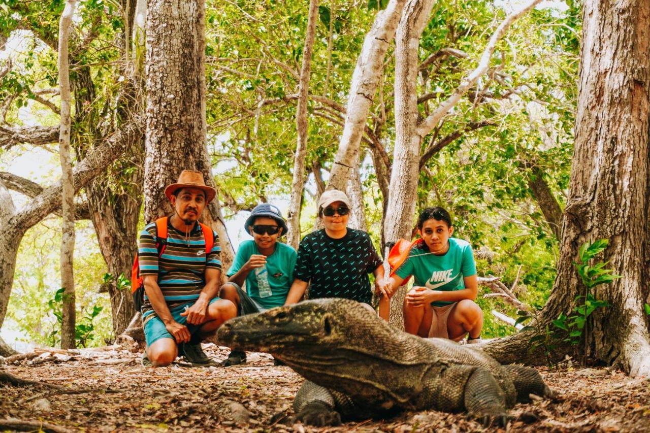 Komodoku One Love Homestay And Tour Labuan Bajo Eksteriør bilde