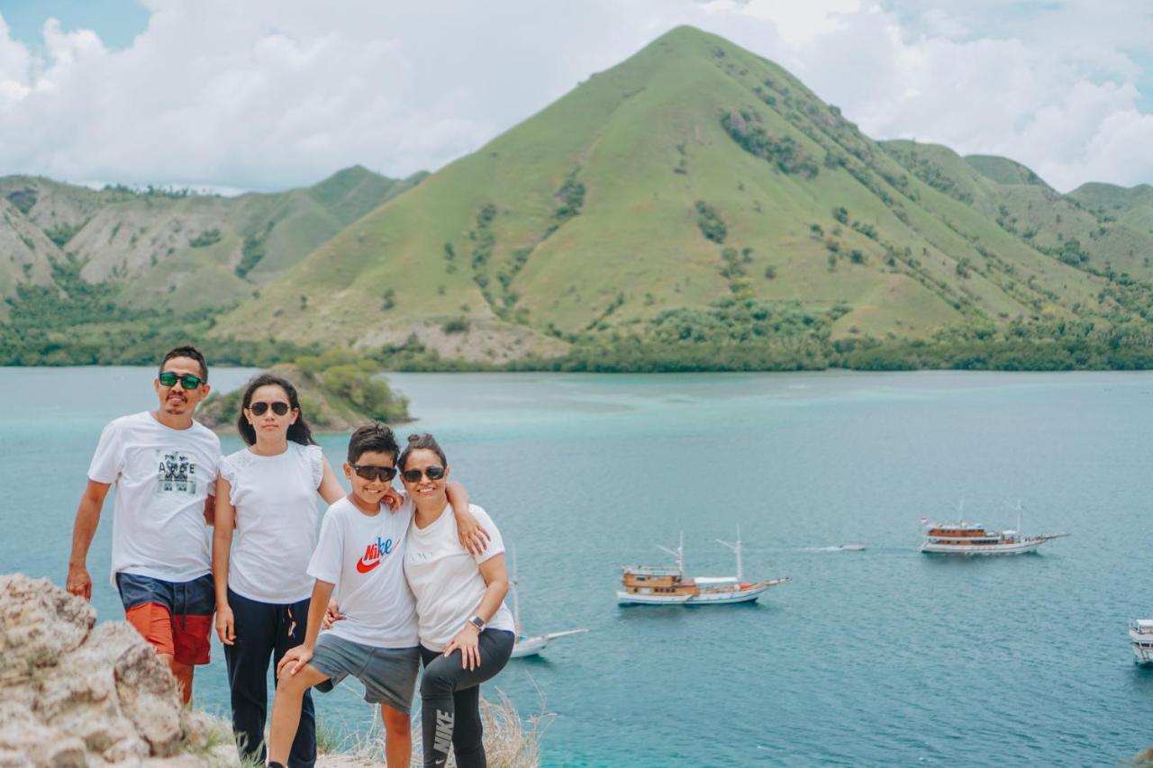 Komodoku One Love Homestay And Tour Labuan Bajo Eksteriør bilde