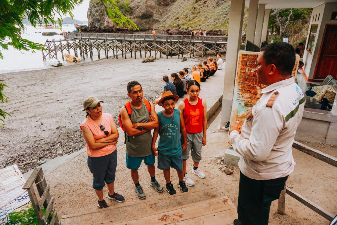Komodoku One Love Homestay And Tour Labuan Bajo Eksteriør bilde