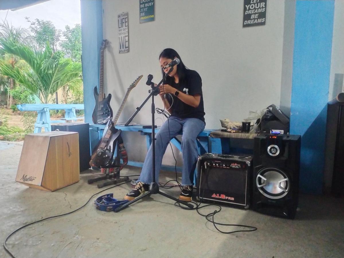 Komodoku One Love Homestay And Tour Labuan Bajo Eksteriør bilde