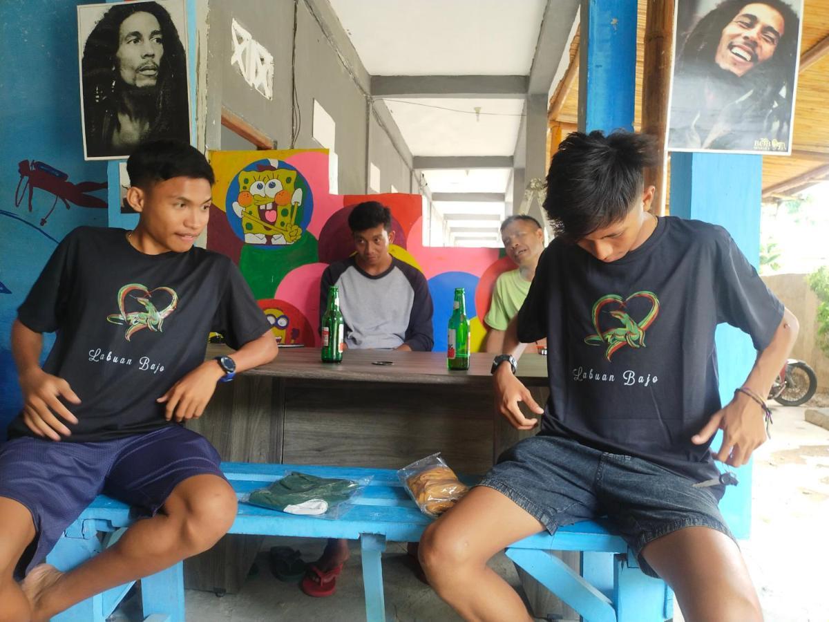 Komodoku One Love Homestay And Tour Labuan Bajo Eksteriør bilde