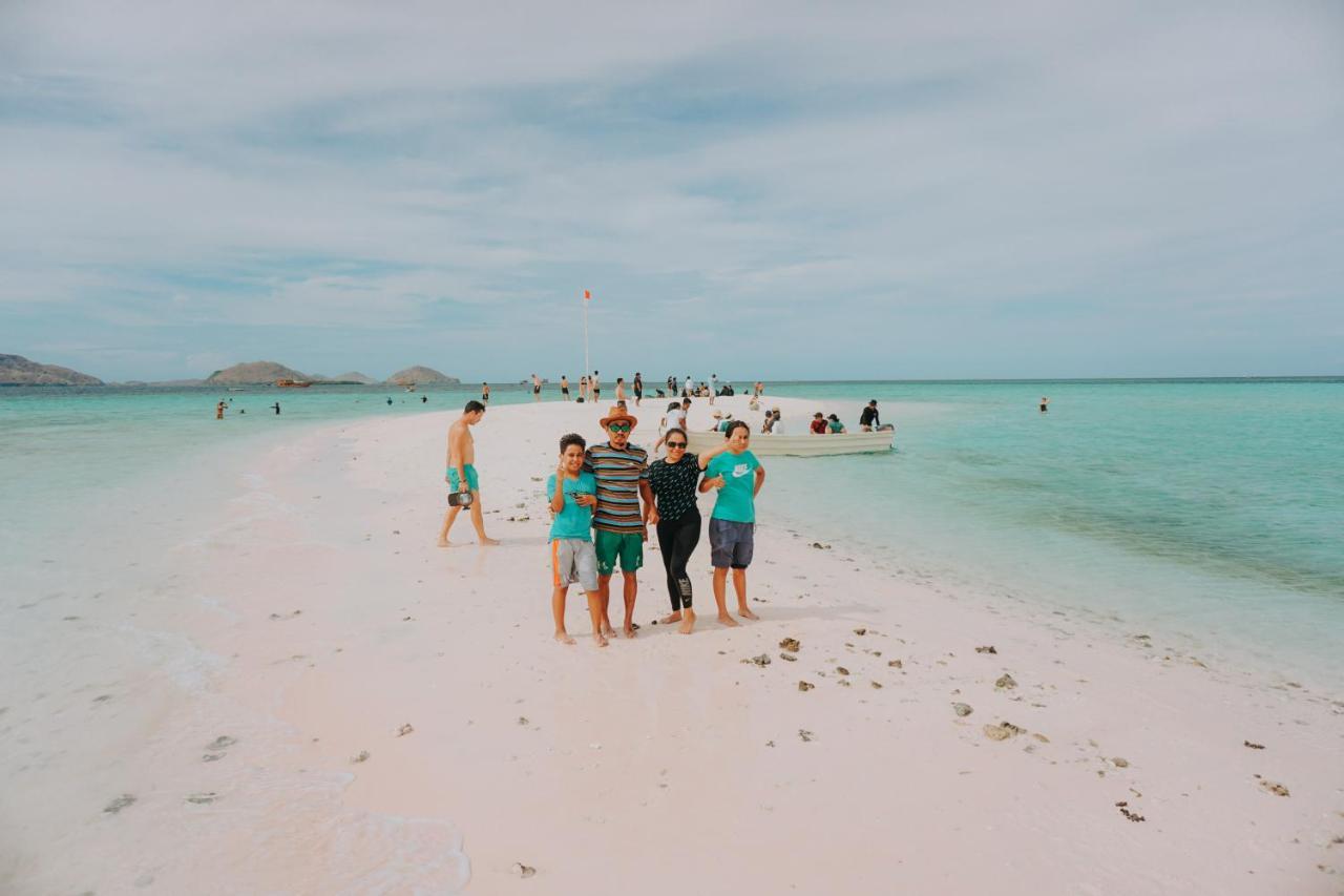 Komodoku One Love Homestay And Tour Labuan Bajo Eksteriør bilde