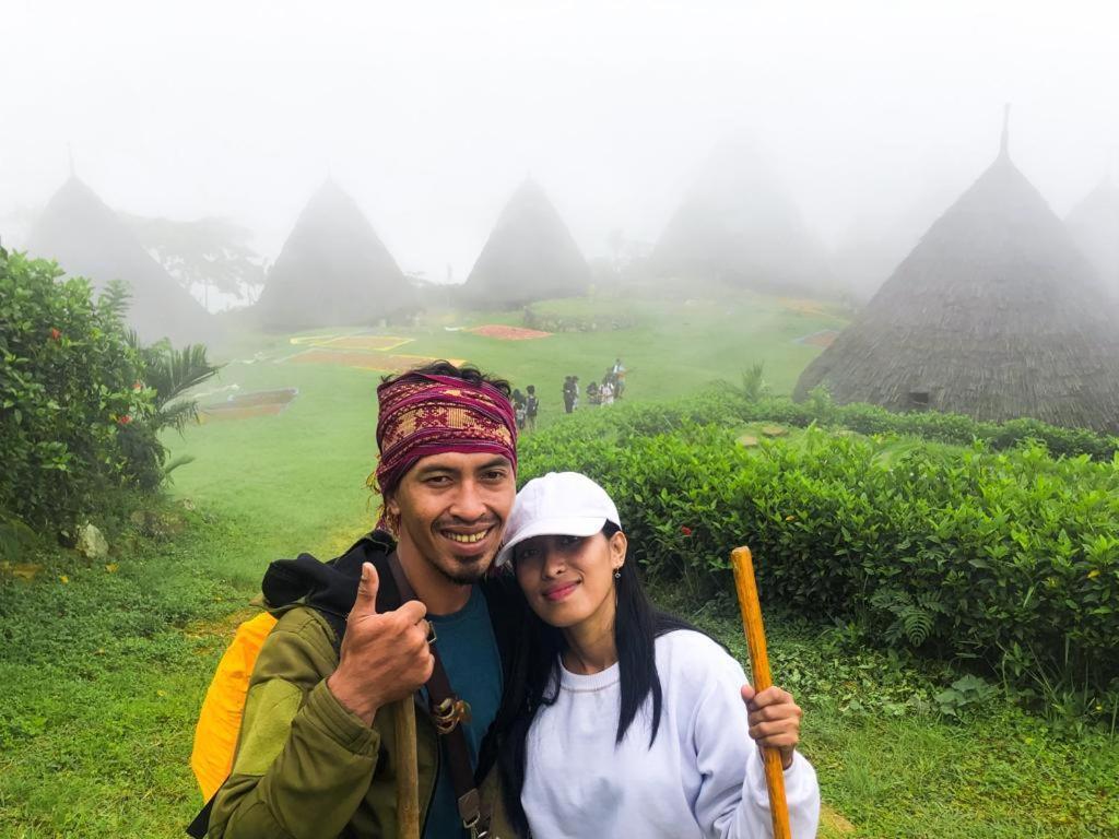 Komodoku One Love Homestay And Tour Labuan Bajo Eksteriør bilde