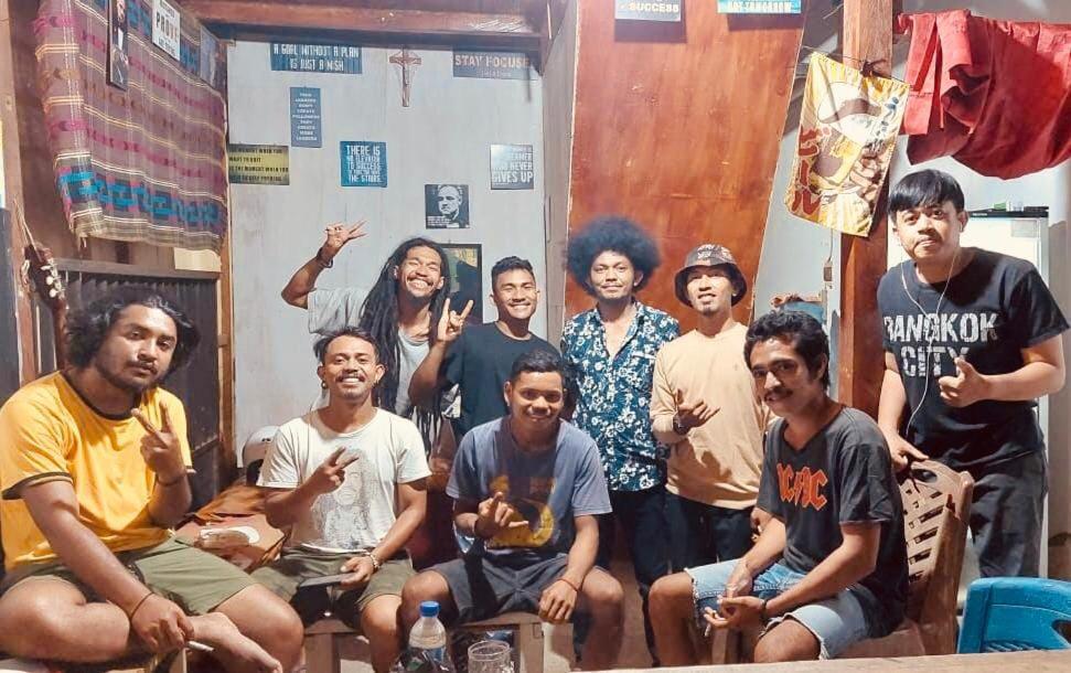 Komodoku One Love Homestay And Tour Labuan Bajo Eksteriør bilde