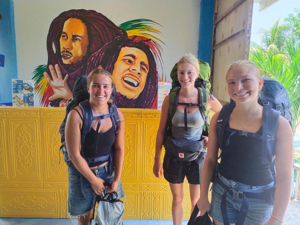 Komodoku One Love Homestay And Tour Labuan Bajo Eksteriør bilde