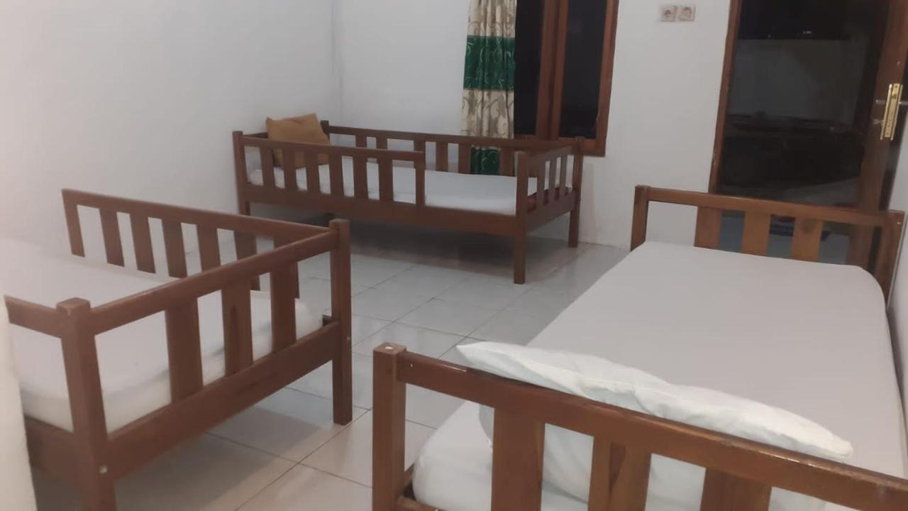 Komodoku One Love Homestay And Tour Labuan Bajo Eksteriør bilde