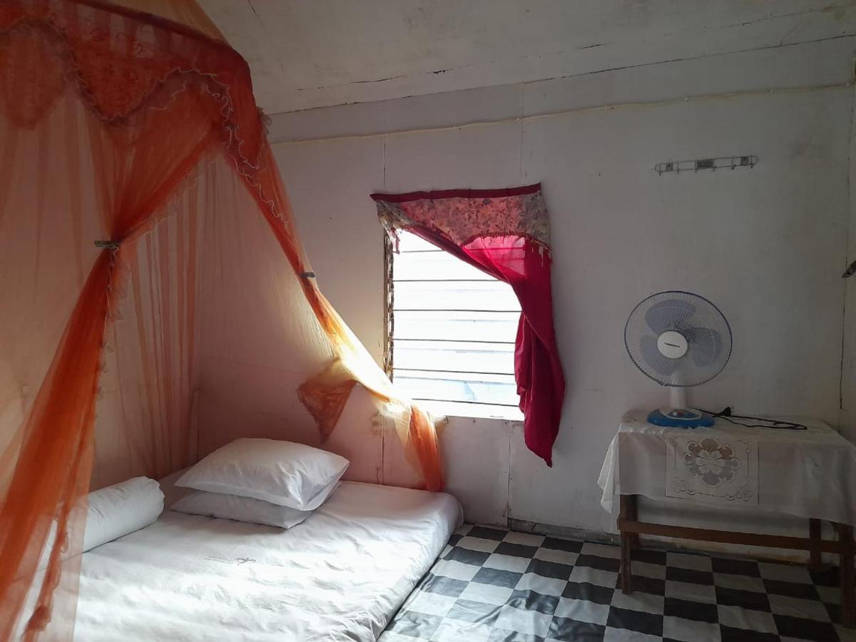 Komodoku One Love Homestay And Tour Labuan Bajo Eksteriør bilde