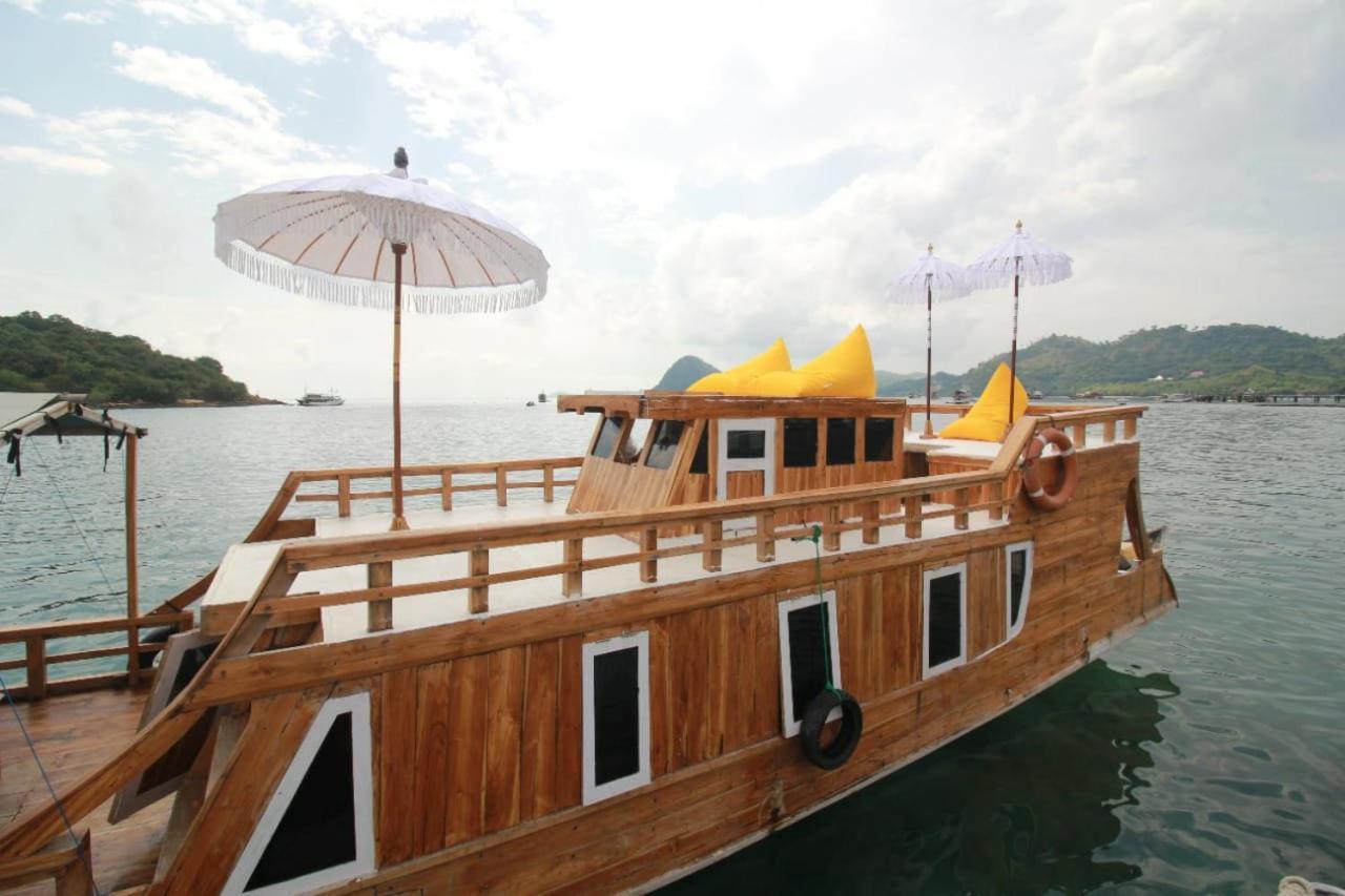 Komodoku One Love Homestay And Tour Labuan Bajo Eksteriør bilde