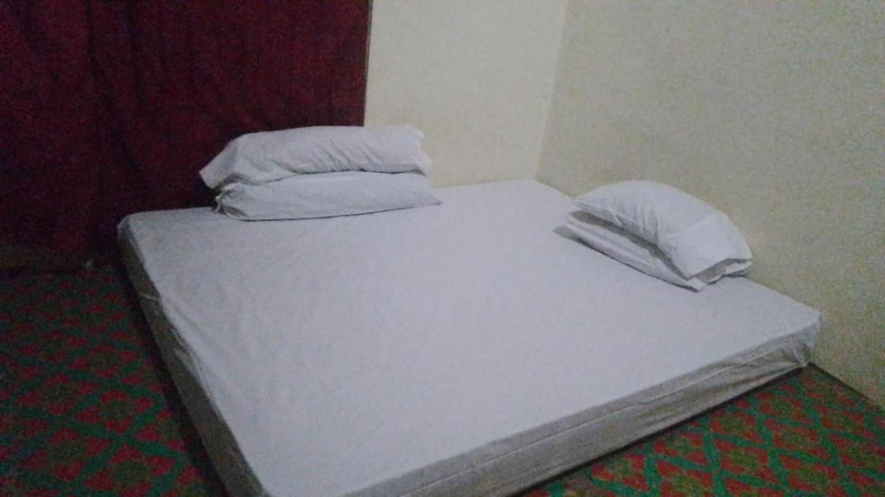 Komodoku One Love Homestay And Tour Labuan Bajo Eksteriør bilde