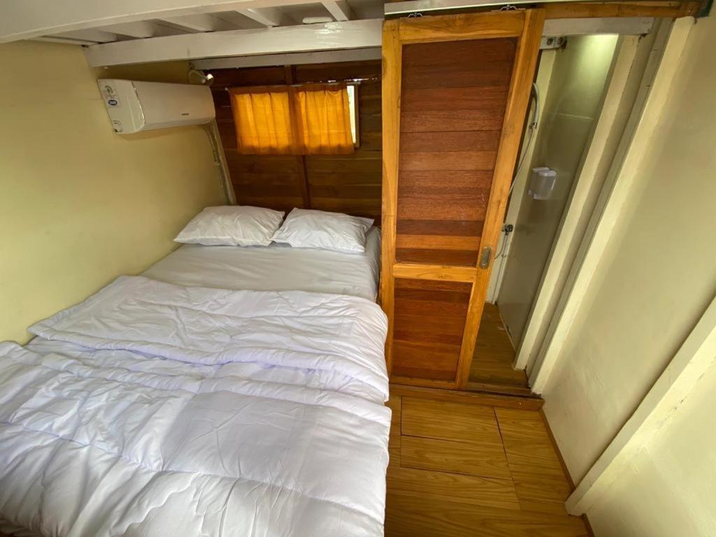 Komodoku One Love Homestay And Tour Labuan Bajo Eksteriør bilde