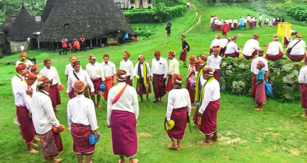 Komodoku One Love Homestay And Tour Labuan Bajo Eksteriør bilde